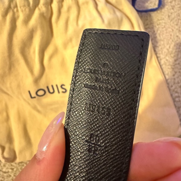 Louis Vuitton 30MM Reversible Belt - Picture 10 of 11